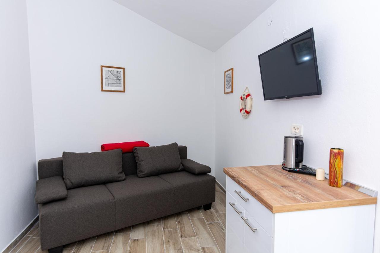 Apartment Plemic Pag Town Esterno foto
