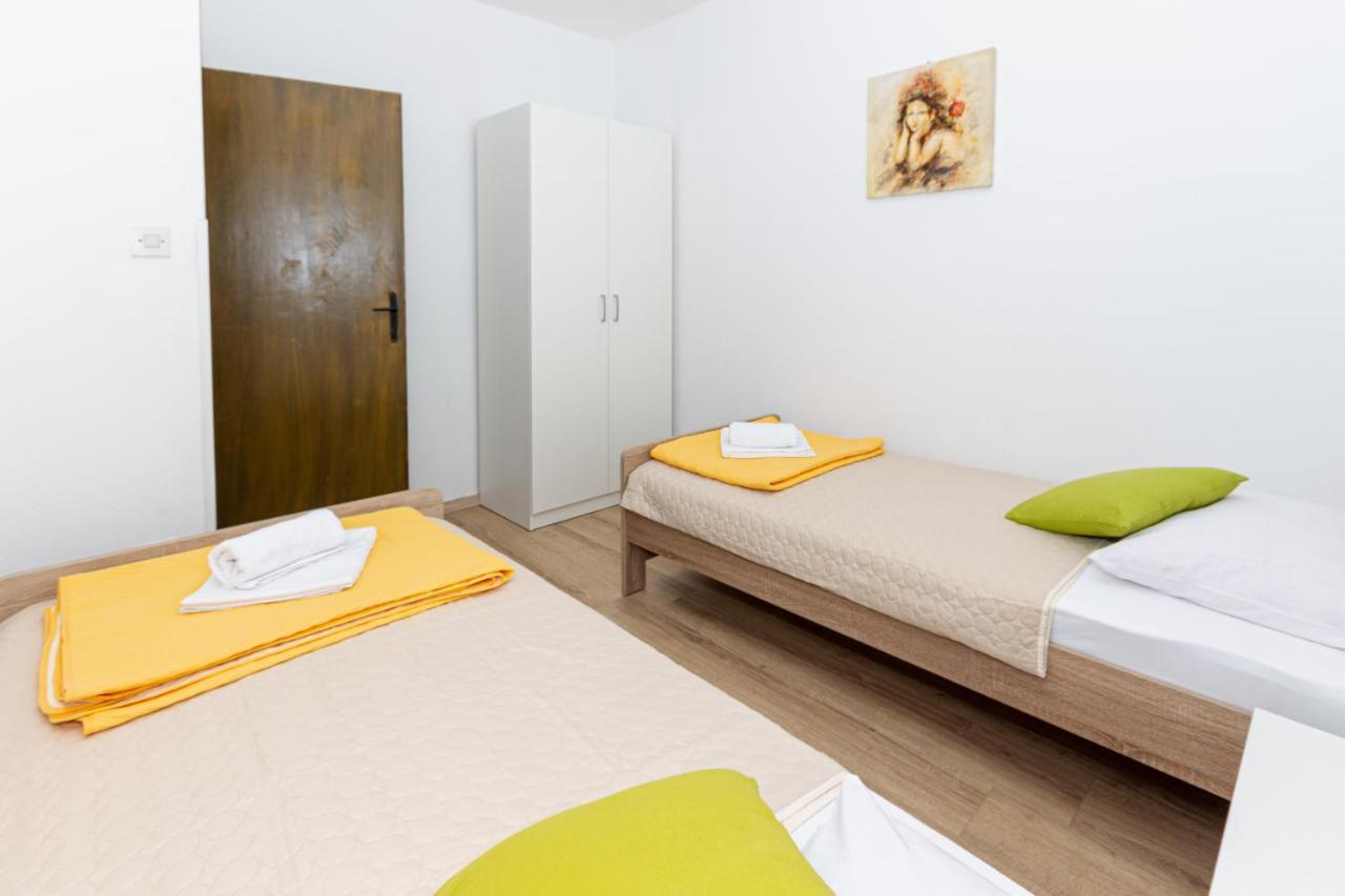 Apartment Plemic Pag Town Esterno foto
